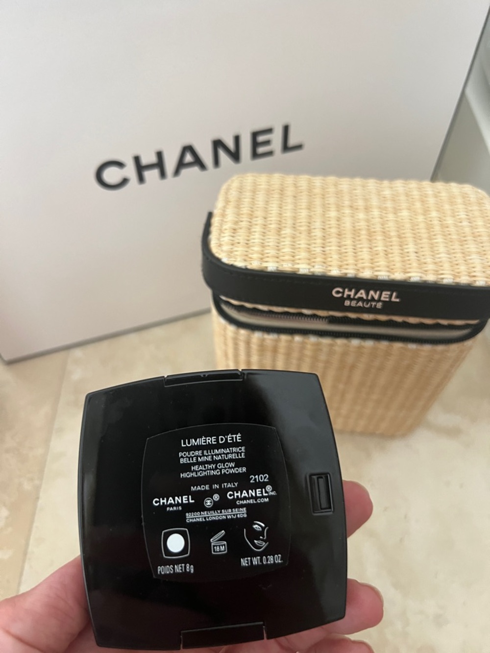 Chanel Les Beiges Highlighting Powder - Picture 3 of 6